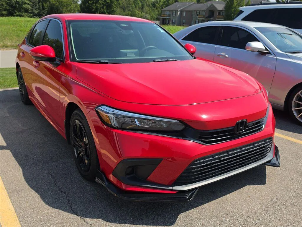 Used 2024 Rallye Red Honda LX image 2