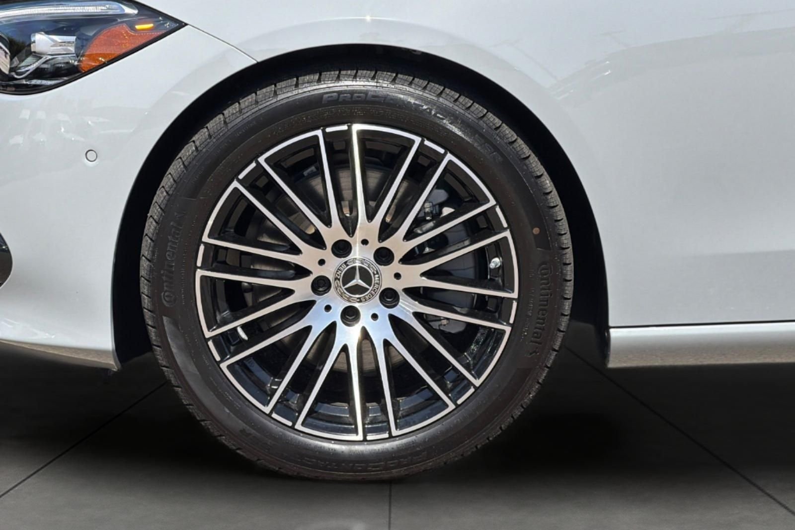 New 2026 MANUFAKTUR Alpine Grey Mercedes-Benz C 300 image 4
