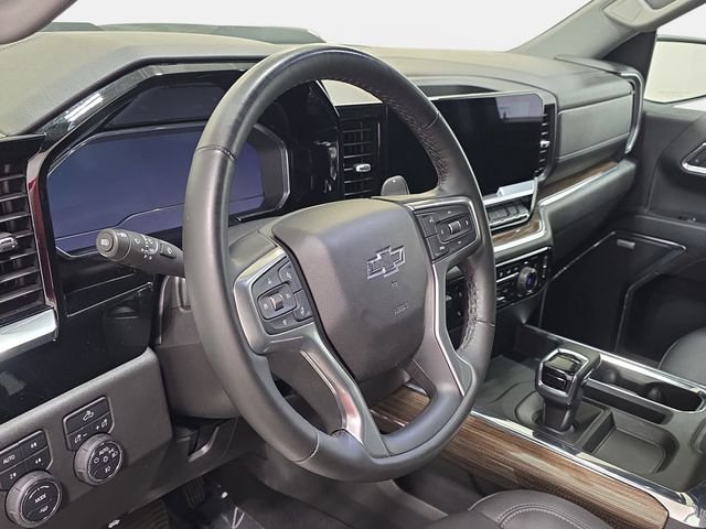 Used 2024 Summit White Chevrolet LT Trail Boss image 14