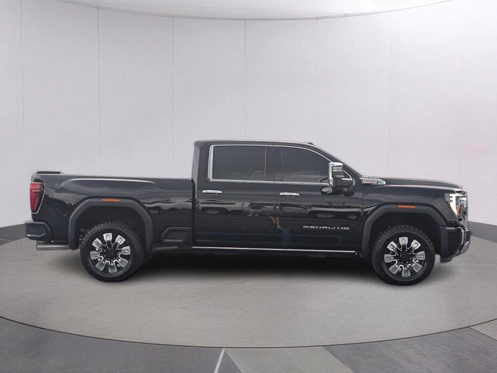 Used 2025 Onyx Black GMC Denali image 8
