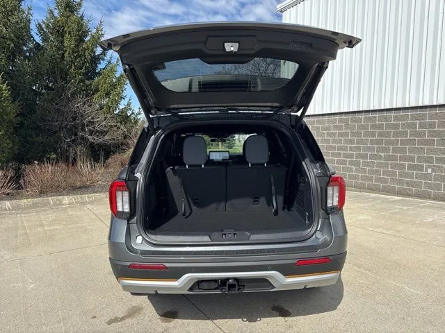 New 2026 Carbonized Gray Metallic Ford Tremor® image 6
