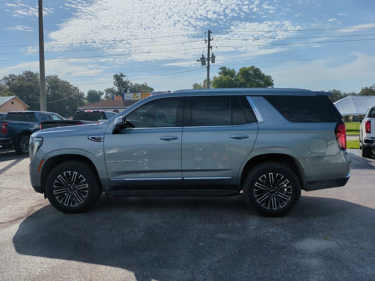 Used 2025 Sterling Metallic GMC Elevation image 7