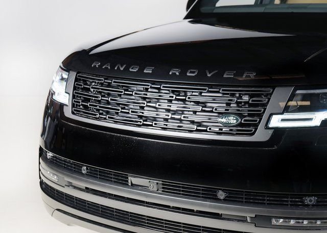 New 2026 Santorini Black Land Rover SE image 27