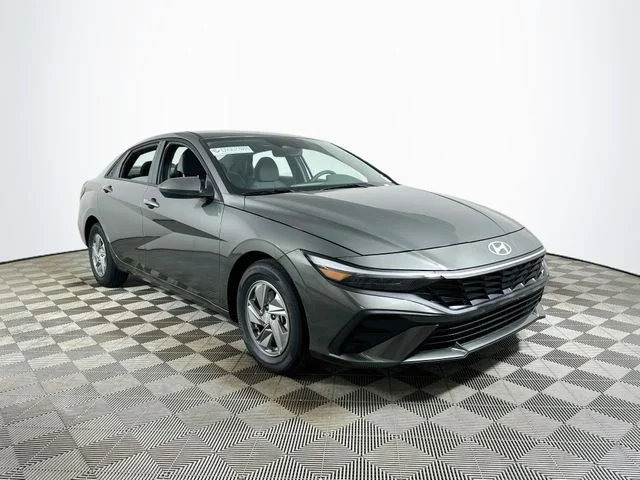 New 2026 Hyundai ELANTRA SE
