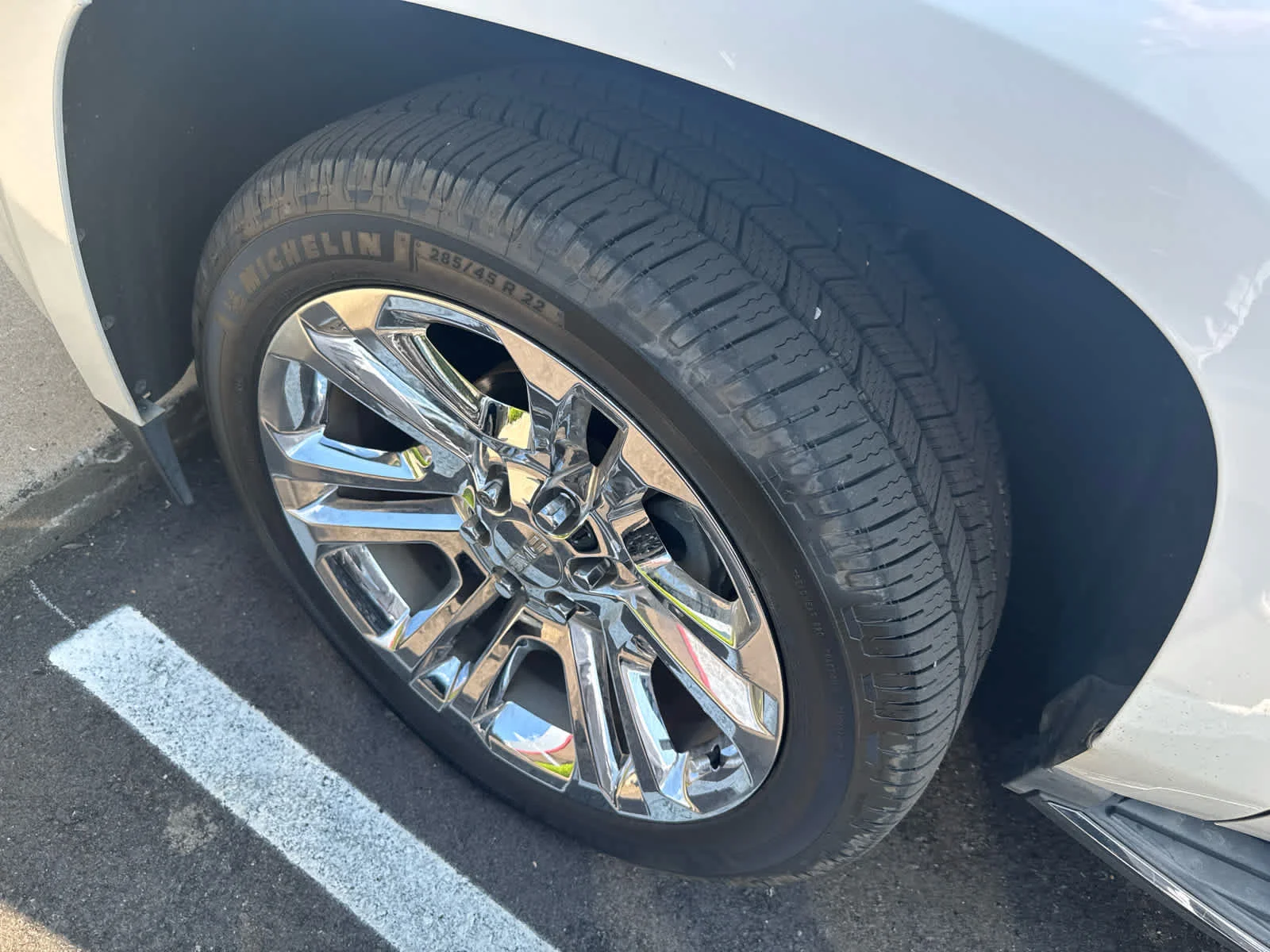 Used 2017 White Frost Tricoat GMC SLT image 6