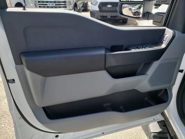 New 2026 Oxford White Ford XL image 17