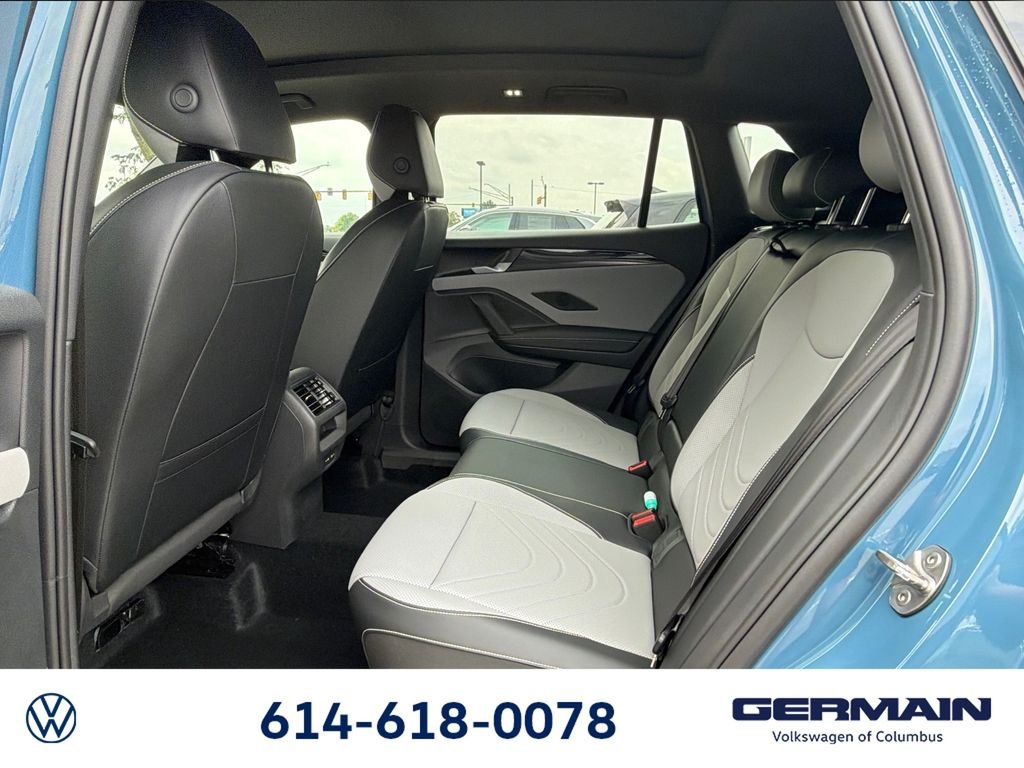 New 2026 Monterey Blue w/Deep Black Roof Volkswagen 2.0T SE R-Line Black image 16