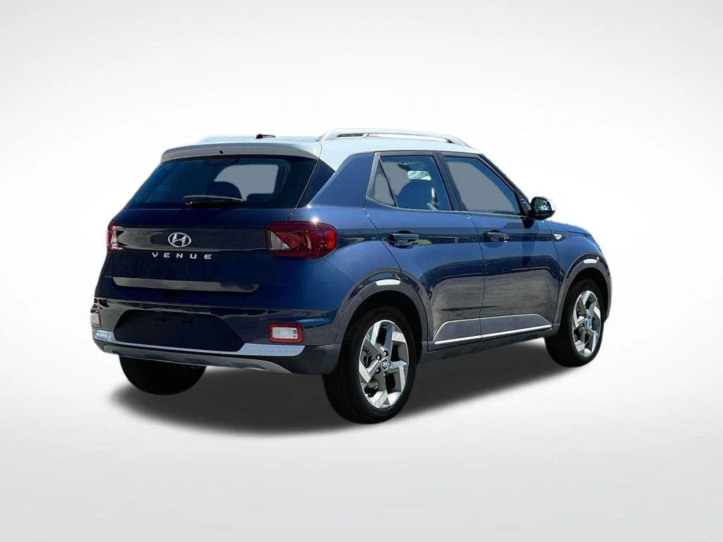 Used 2025 White Hyundai Limited image 8