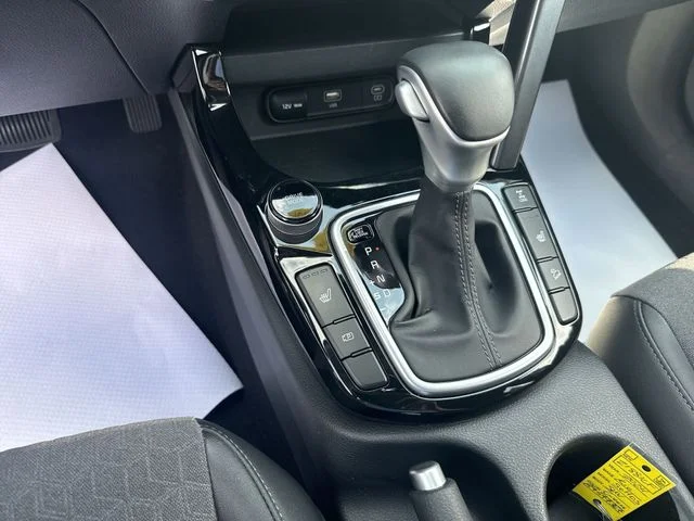 Used 2024 Green / Black Kia S image 23