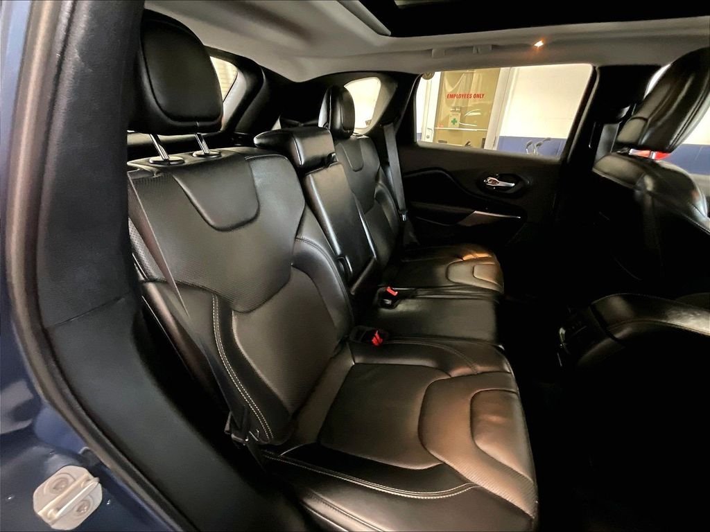 Used 2020 Blue Jeep Limited image 16