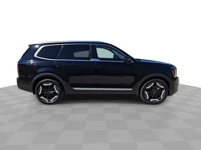 Used 2023 Ebony Black Kia EX image 9