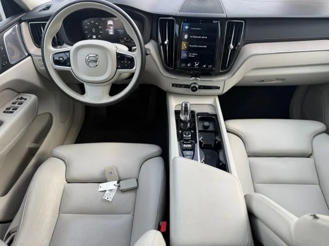 Used 2018 Blue Volvo T8 Inscription image 9