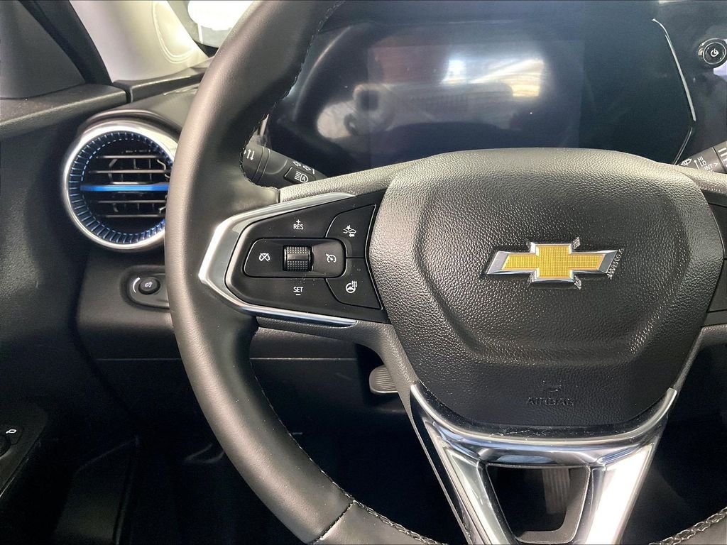 Used 2025 Gray Chevrolet LT image 22
