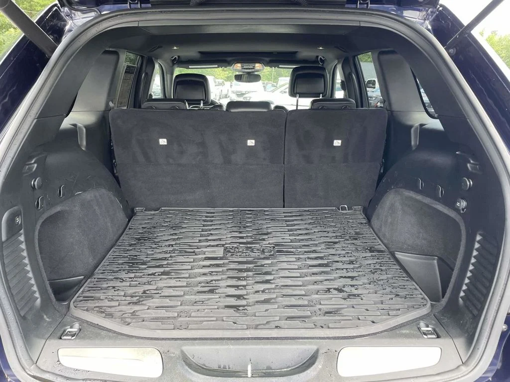 Used 2018 Blue Jeep Limited image 42