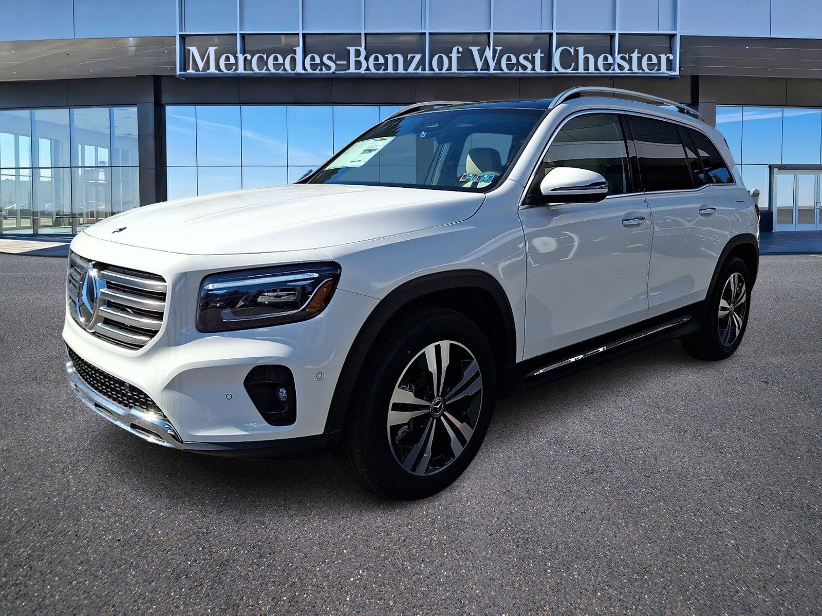 New 2026 Polar White Mercedes-Benz GLB 250 image 24