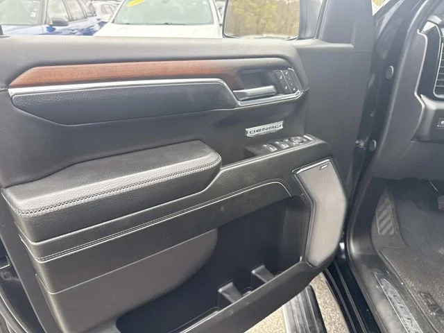 Used 2024 Black GMC Denali image 18
