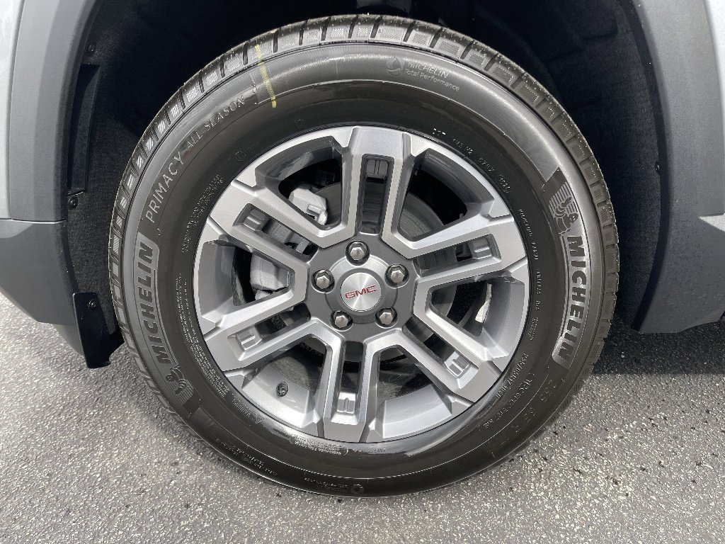 New 2026 Sterling Metallic GMC Elevation image 12