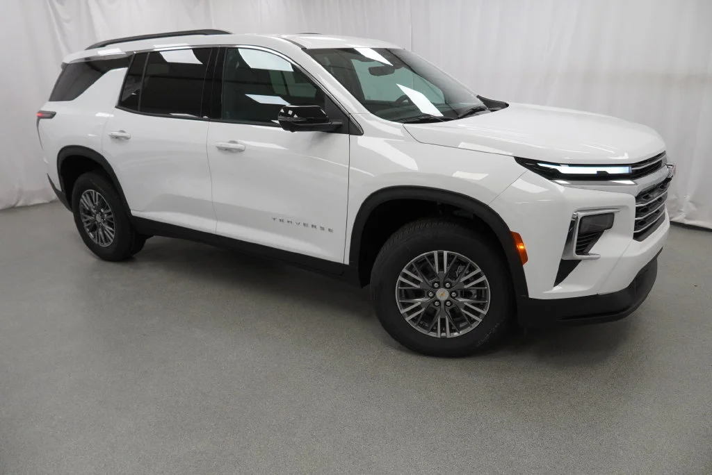 New 2027 Summit White Chevrolet LT image 5