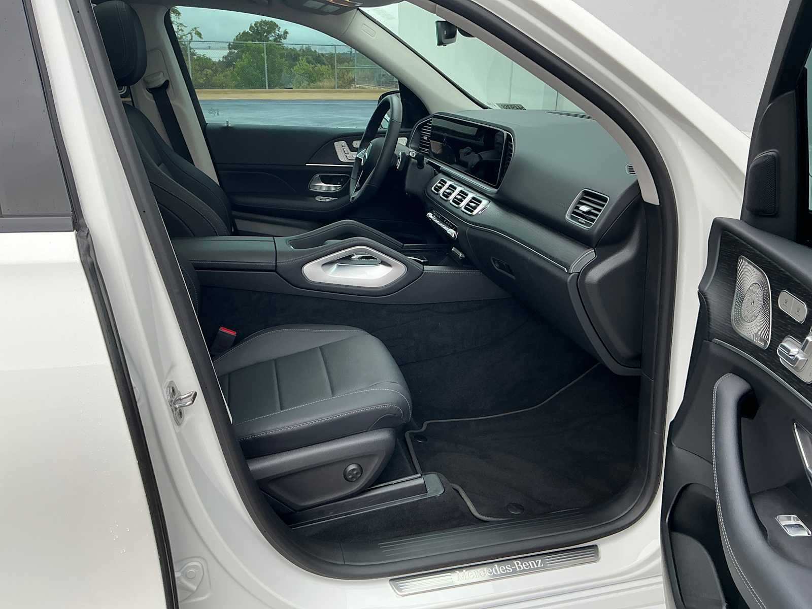 Certified Used 2026 Polar White Mercedes-Benz GLE 450 image 11