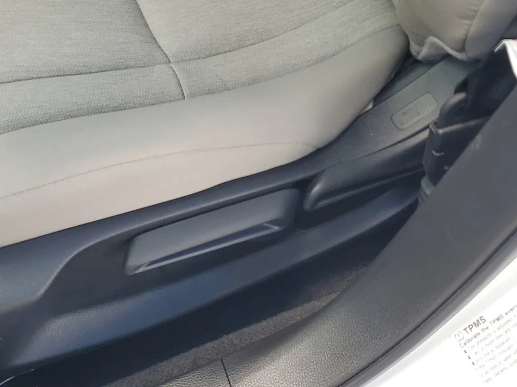 Used 2023  Honda LX image 16