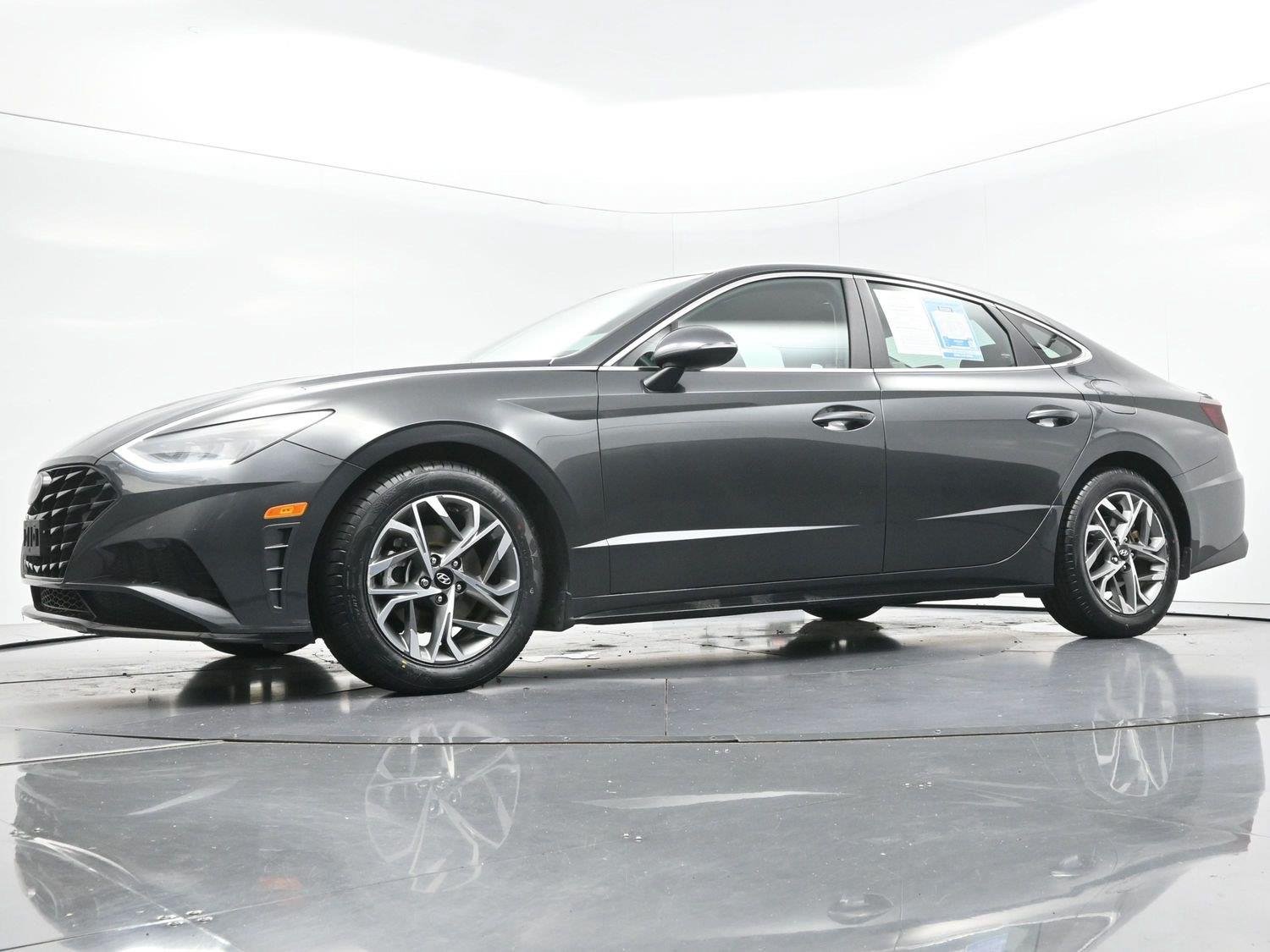 Used 2022 Portofino Gray Hyundai SEL image 40