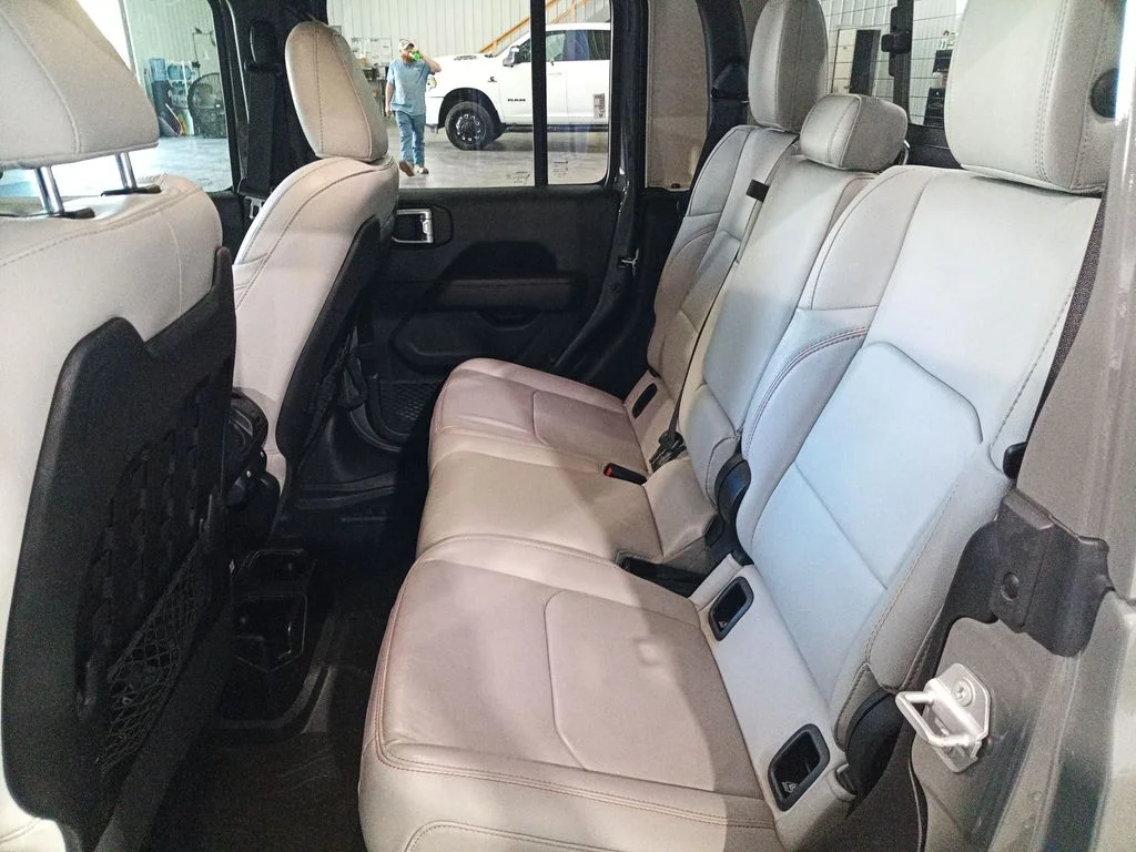 Used 2020 Gray Jeep Mojave image 24