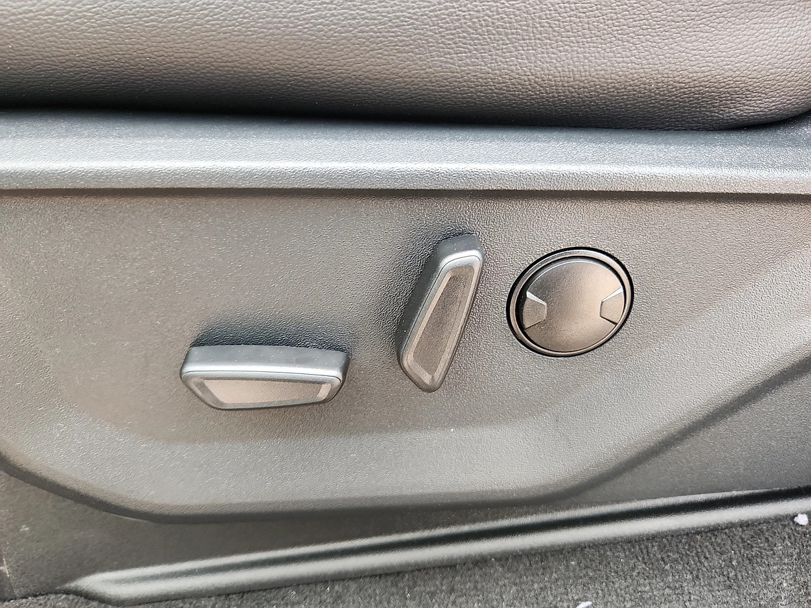New 2026 Agate Black Metallic Ford F-250® Lariat® image 16
