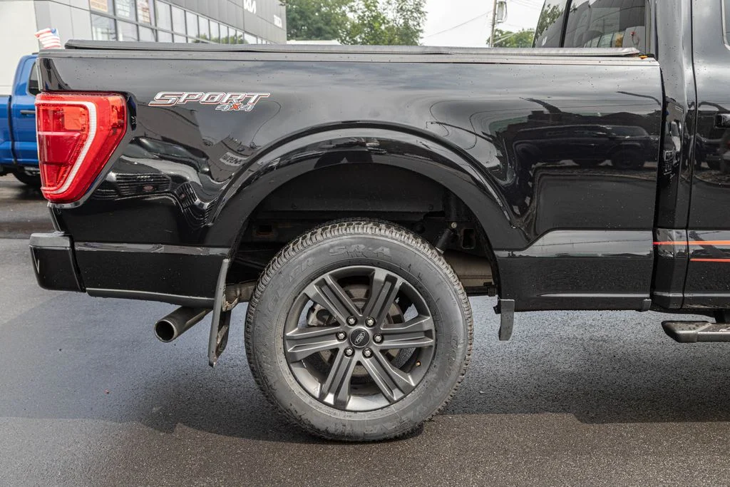 Used 2023 Black Ford XLT image 12