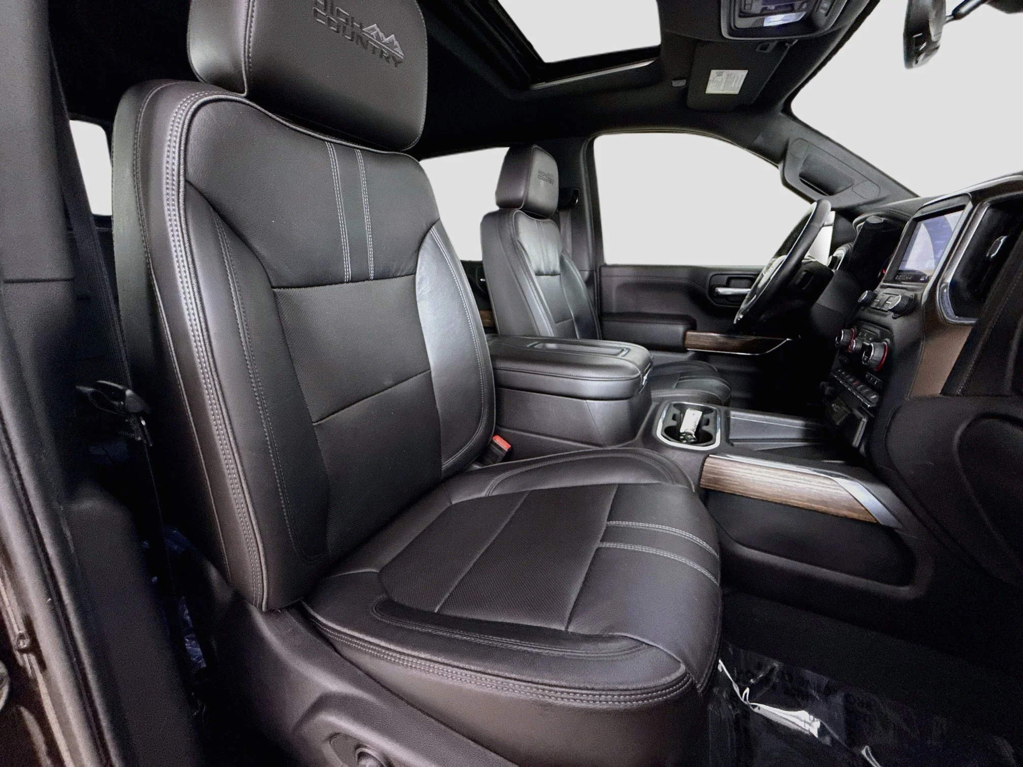 Used 2019 HAVANA BROWN METALLIC Chevrolet High Country image 31