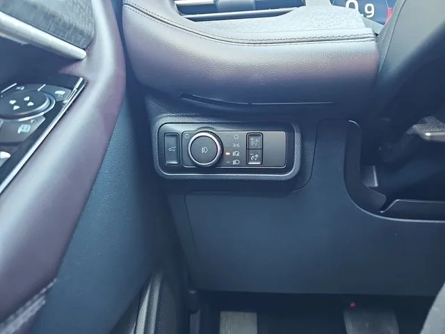 Used 2025 Gray Ford Platinum image 24
