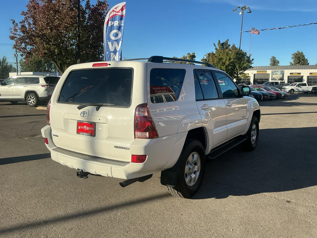 Used 2005 Natural White Toyota SR5 image 5