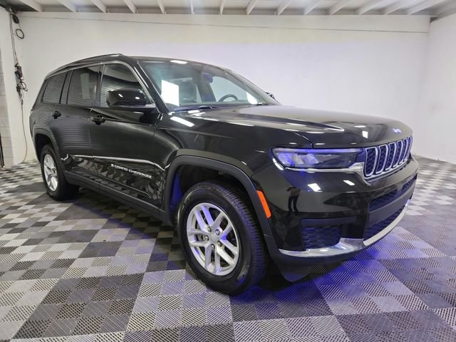 Used 2025 Black Jeep Laredo image 2