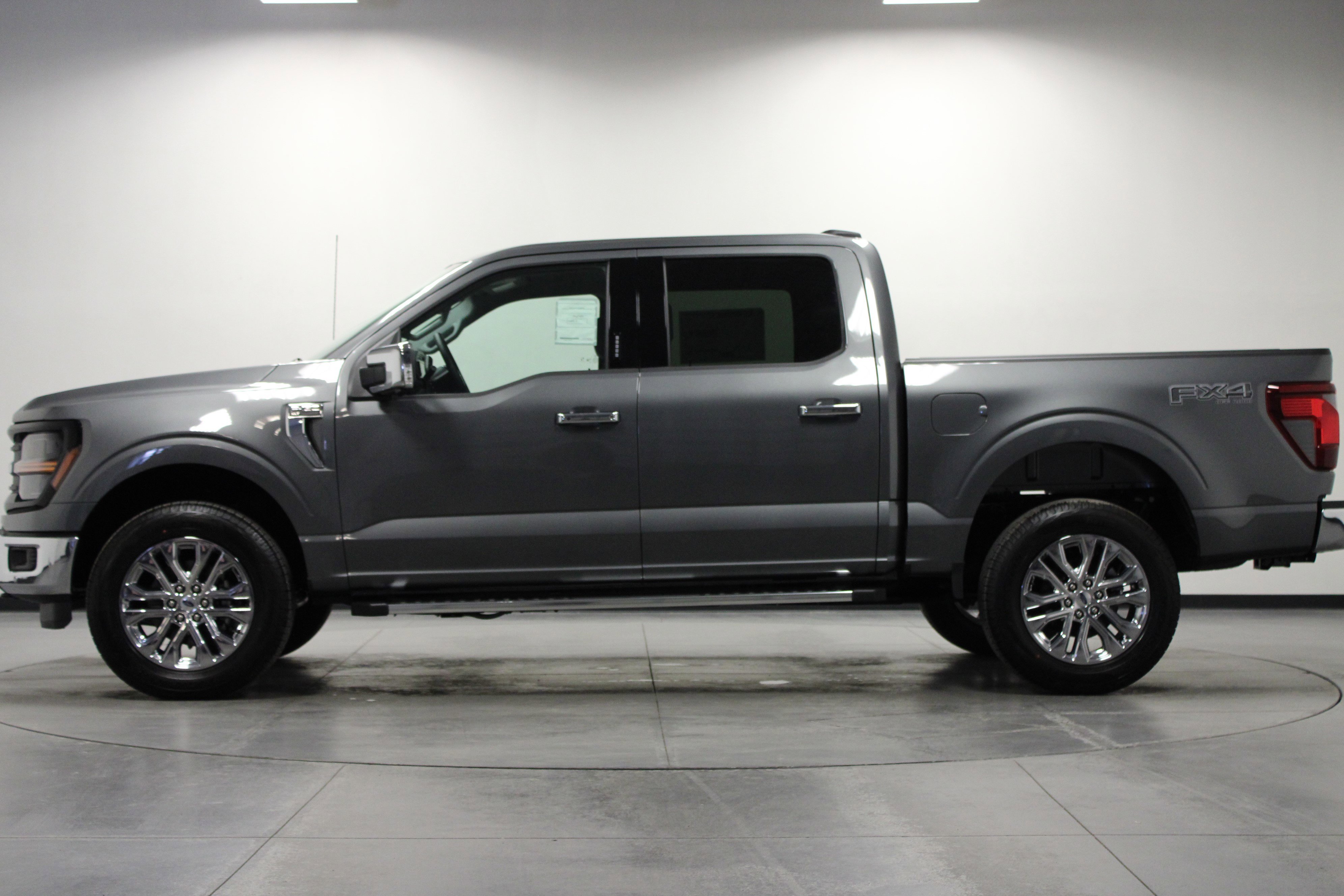 New 2026 Carbonized Gray Metallic Ford XLT image 7