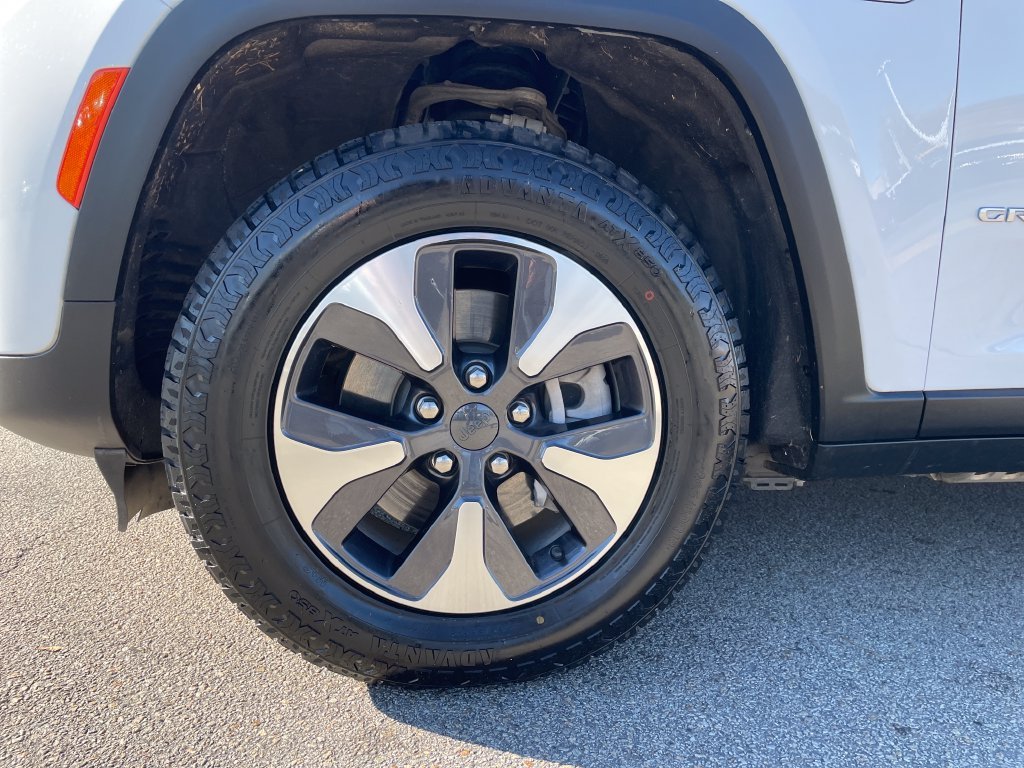 Certified Used 2024 White Jeep 4xe image 9