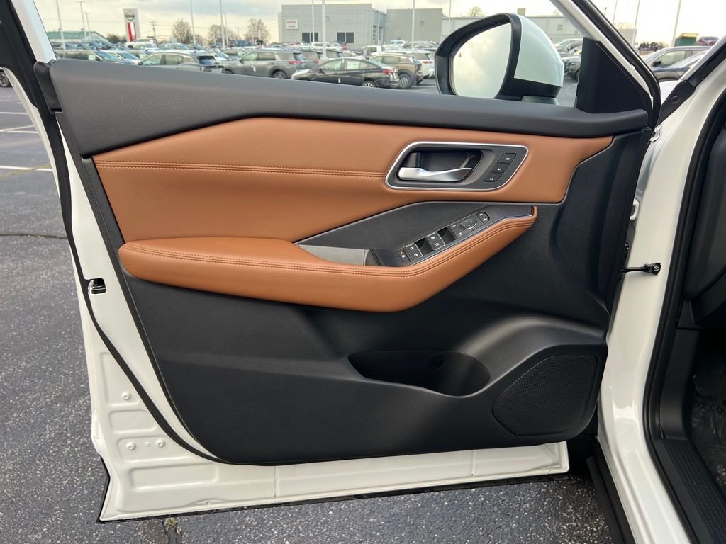 2026 Nissan Rogue Platinum - Photo 11