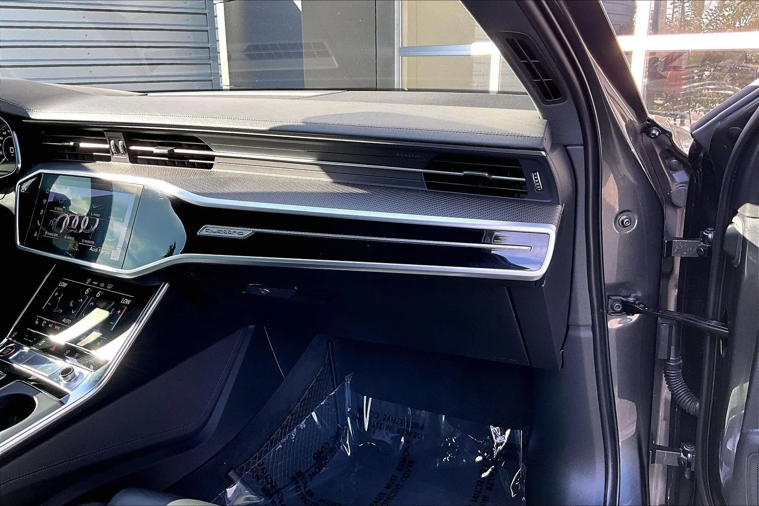 2023 Audi RS 6 Avant Base - Photo 16
