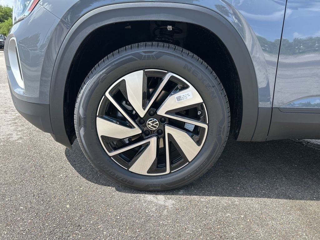 New 2026 Gray Volkswagen 2.0T SE w/Technology image 57