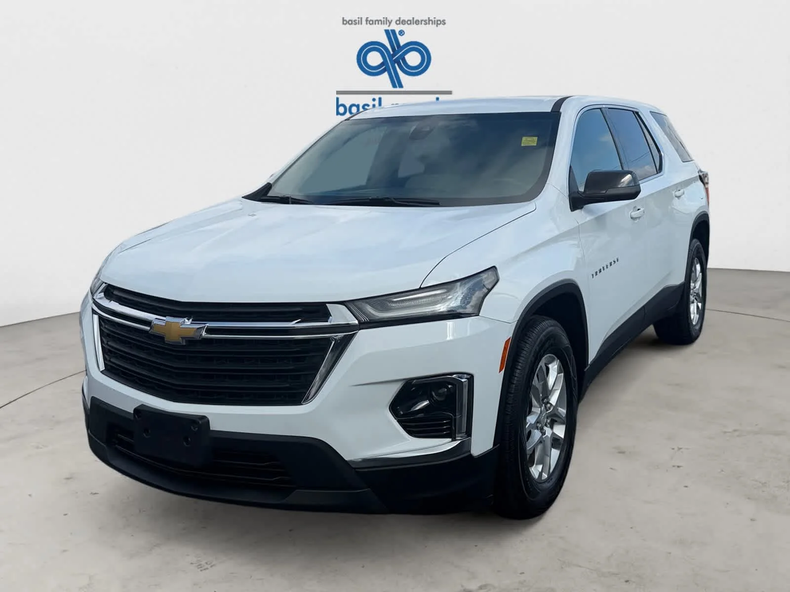 Used 2022 Summit White Chevrolet LS image 2