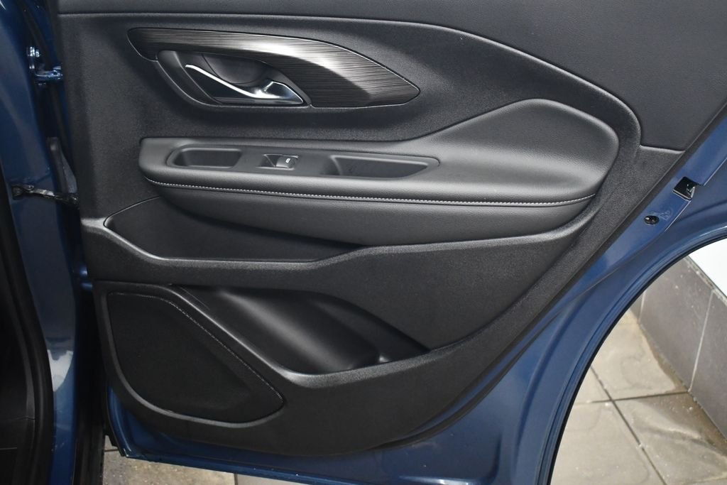 Used 2024 Downpour Metallic GMC SLE image 29