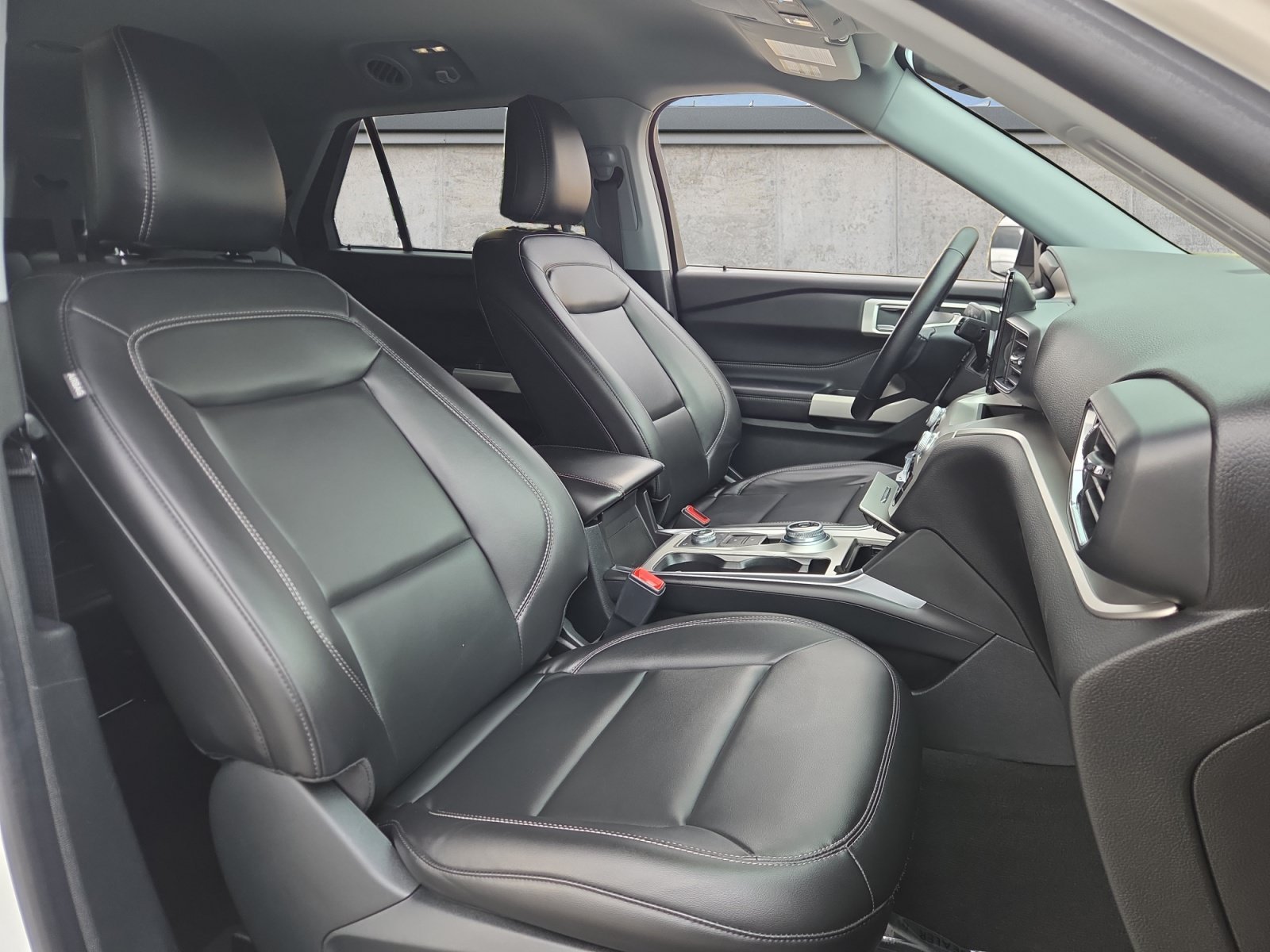 2022 Ford Explorer XLT - Photo 15