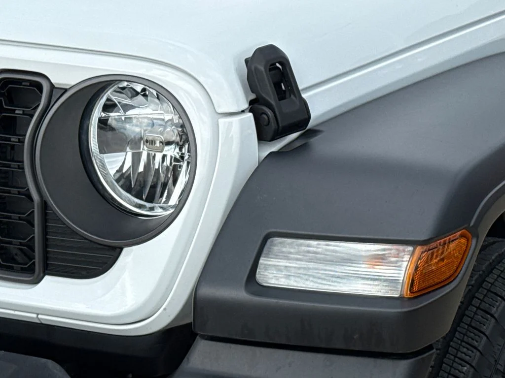Used 2024 White Jeep Sport image 4