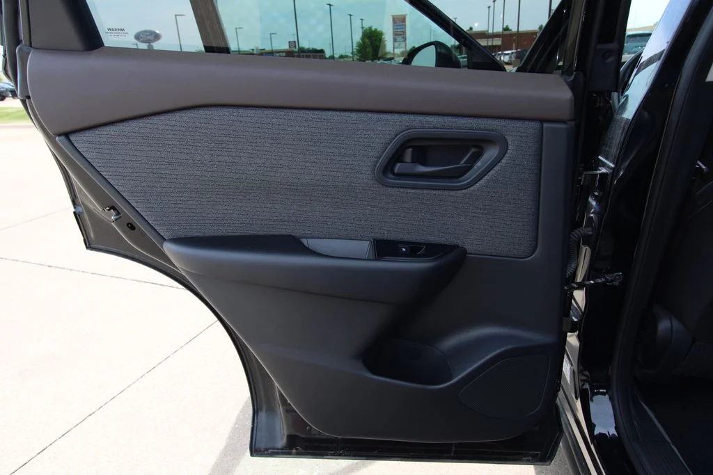 Used 2023 Black Nissan S image 38