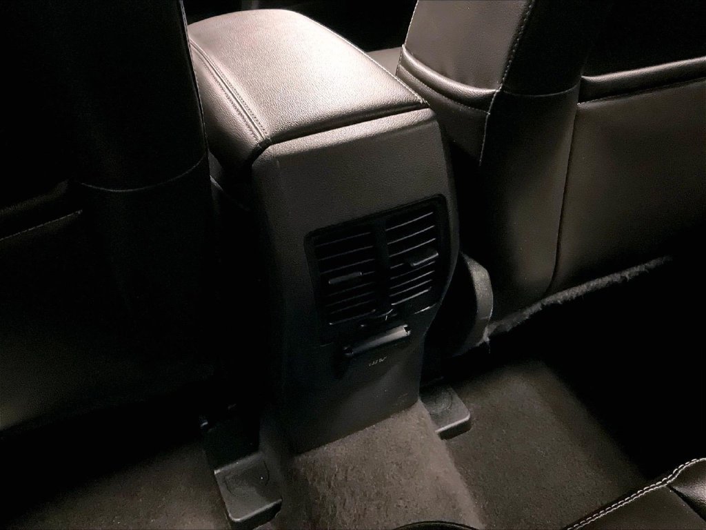 Used 2017 Gray Ford SE image 28