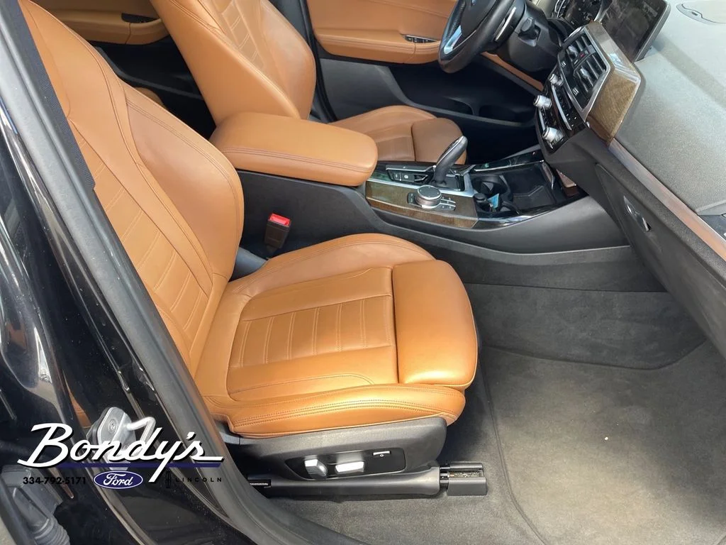 Used 2019 Black BMW sDrive30i image 18