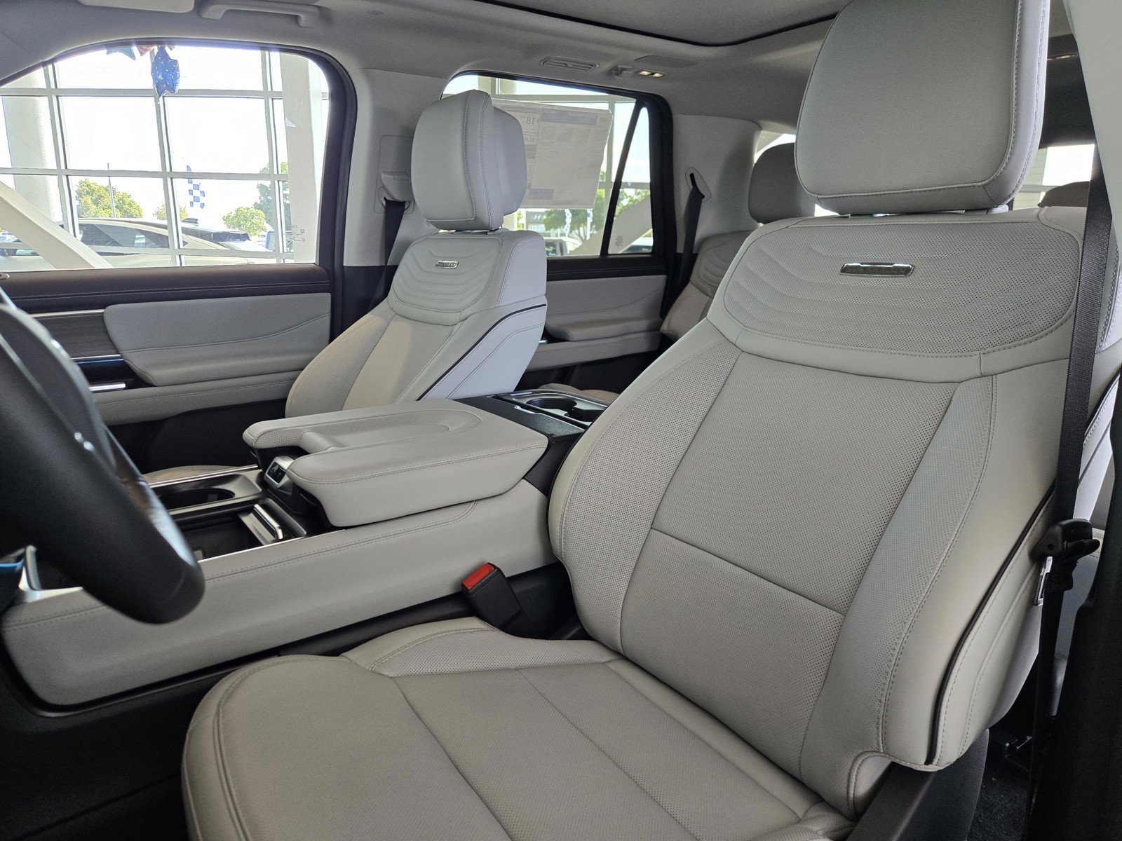 New 2027 Star White Metallic Tri-Coat Ford MAX Platinum image 11