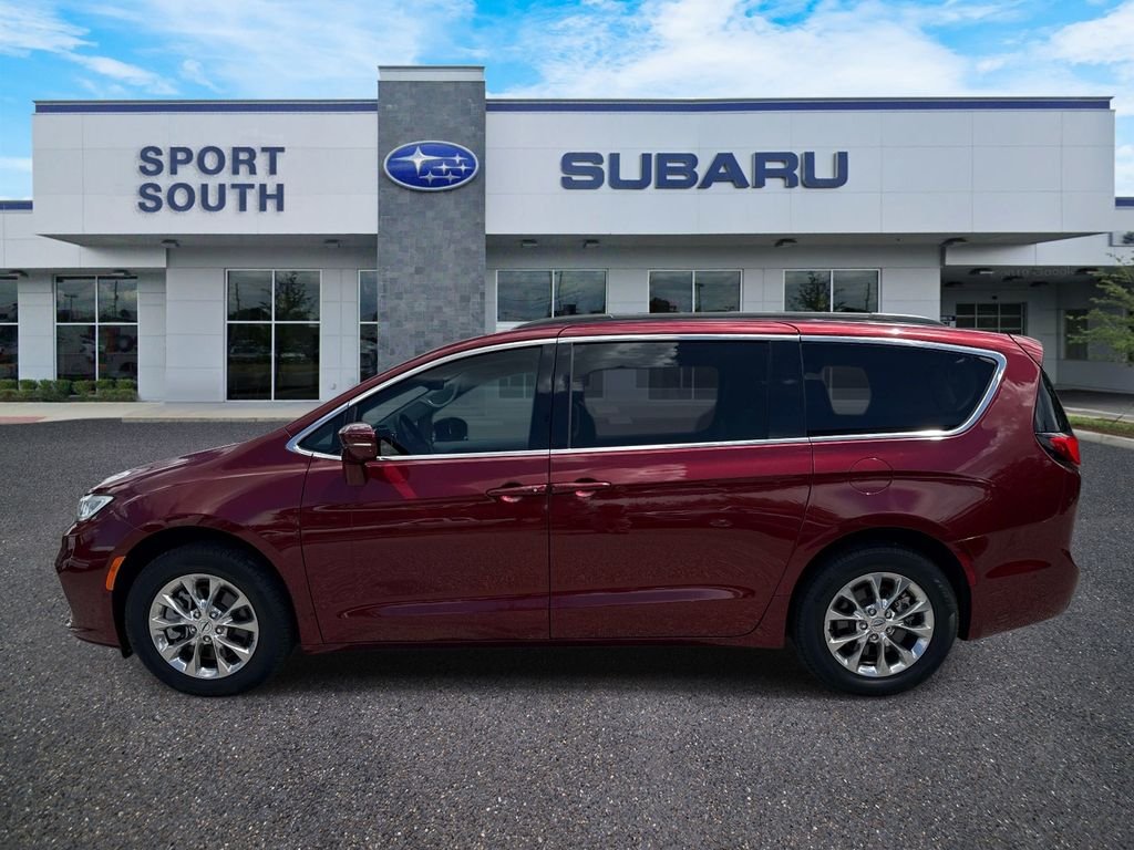 Used 2022 Red Chrysler Touring L image 6
