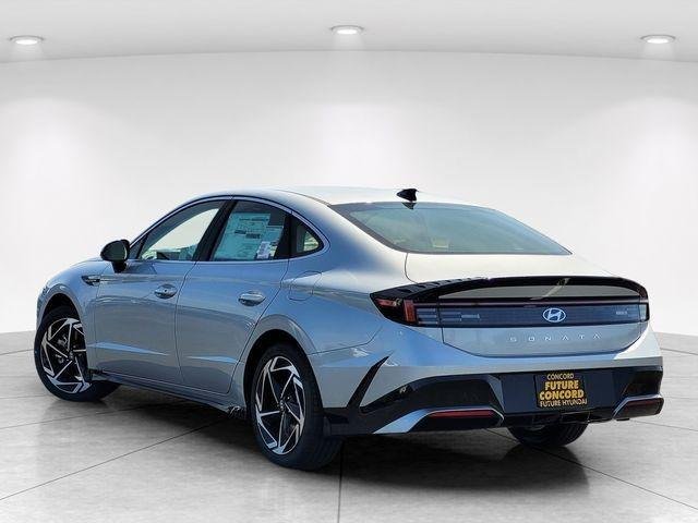 New 2026 Silver Hyundai SEL Sport image 5