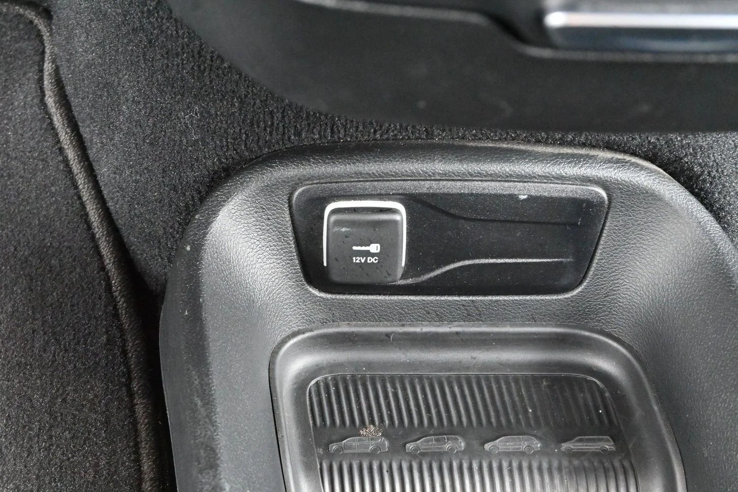 Used 2025 Gray Chrysler Select image 54