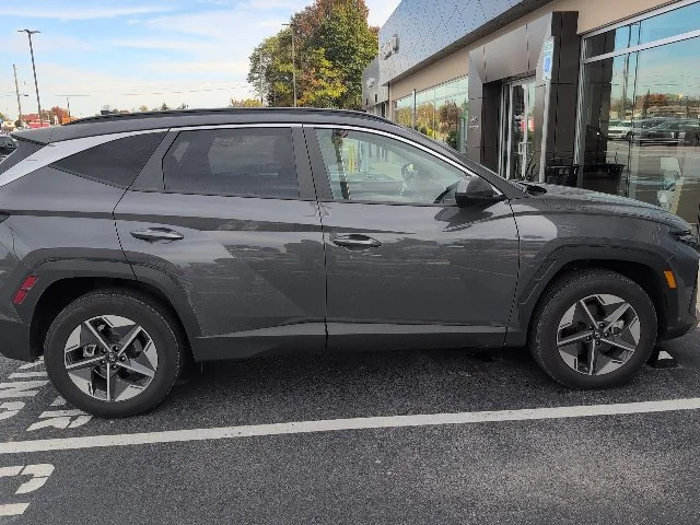 Used 2025 Gray Hyundai SEL image 8