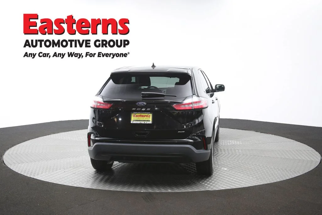 Used 2023 Black Ford SE image 36